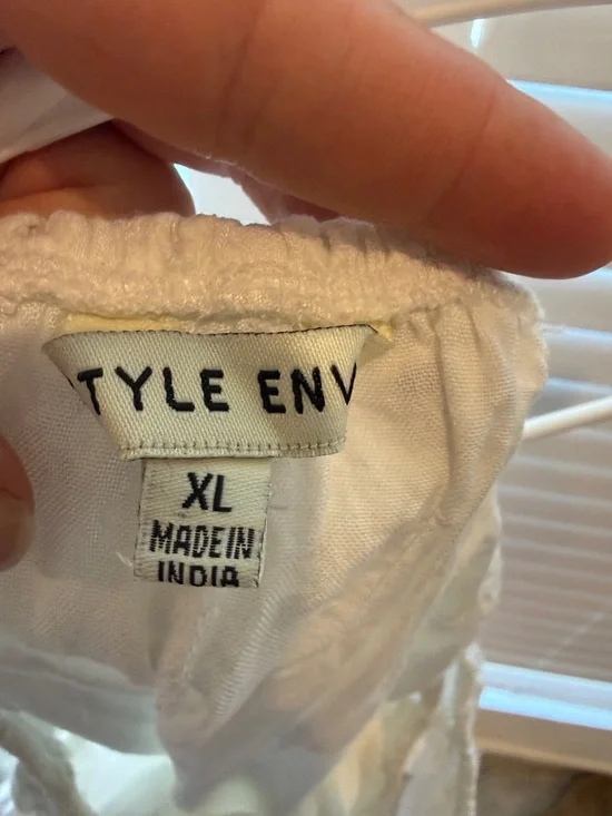 White Eyelet Off-Shoulder Blouse - Picture 2 of 2